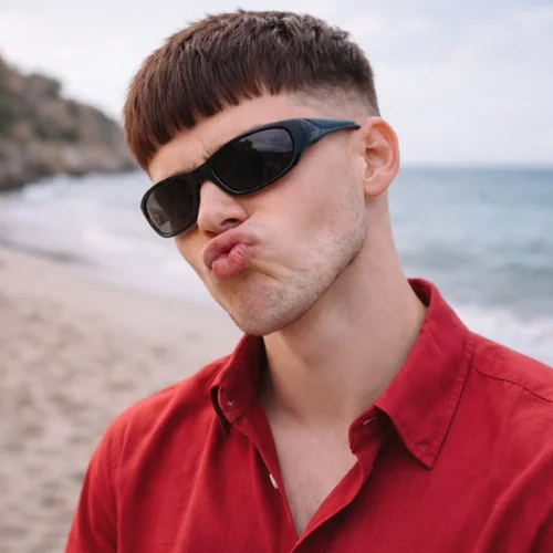 French crop taper for straight hair with sharp fringe and clean tapered sides, polished men’s hairstyle